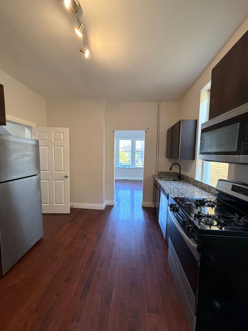 Chicago Apartment: 2903-05 W. 25th St