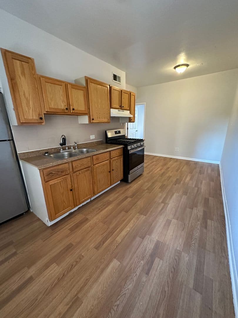 Chicago Apartment: 2917-21 W. 24th Blvd