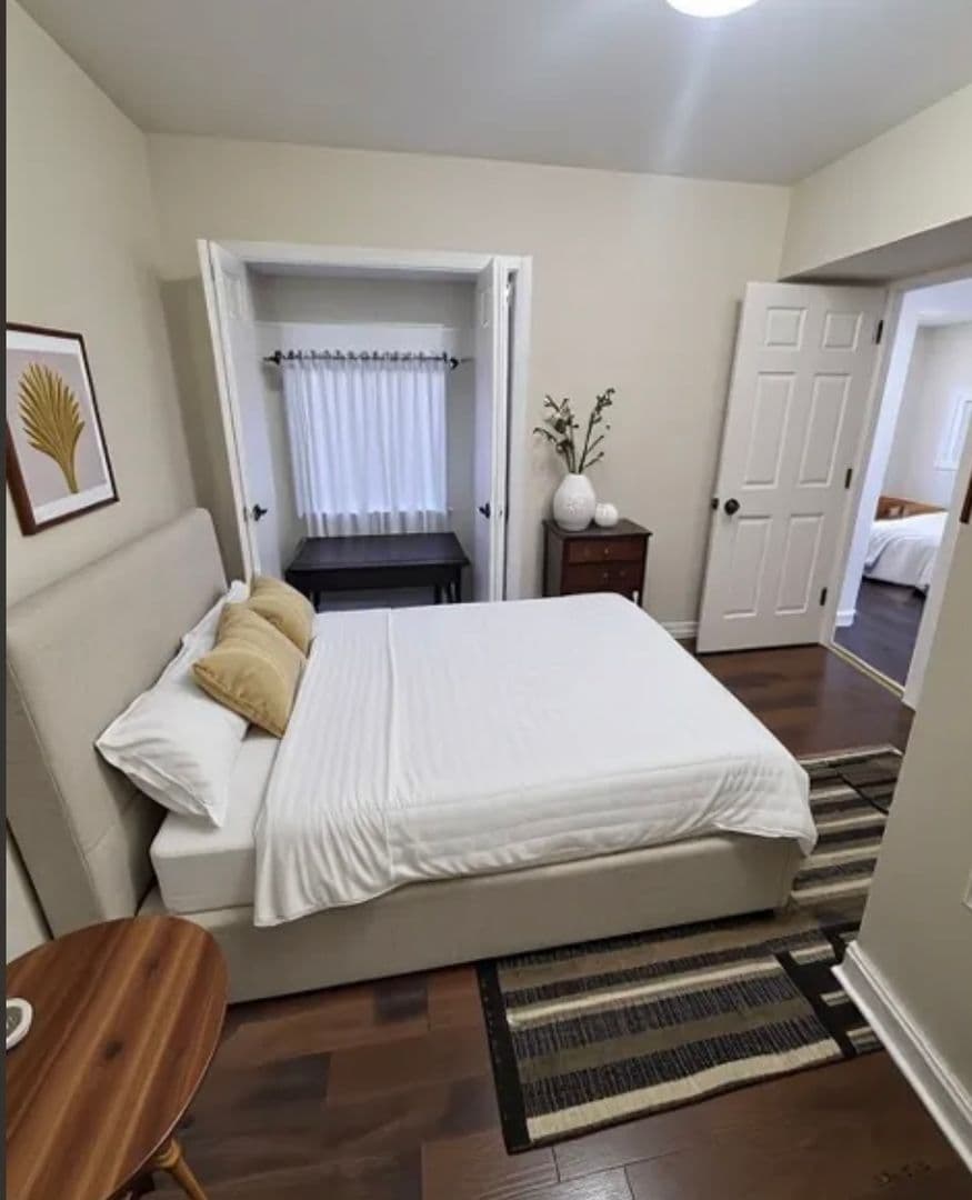 Chicago Apartment: 2200-2210 S. Marshall Blvd