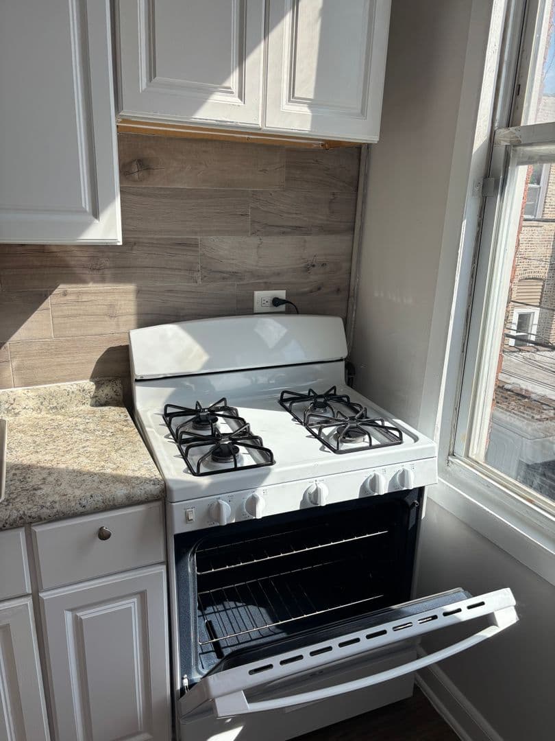 Chicago Apartment: 2143 S. Fairfield Ave