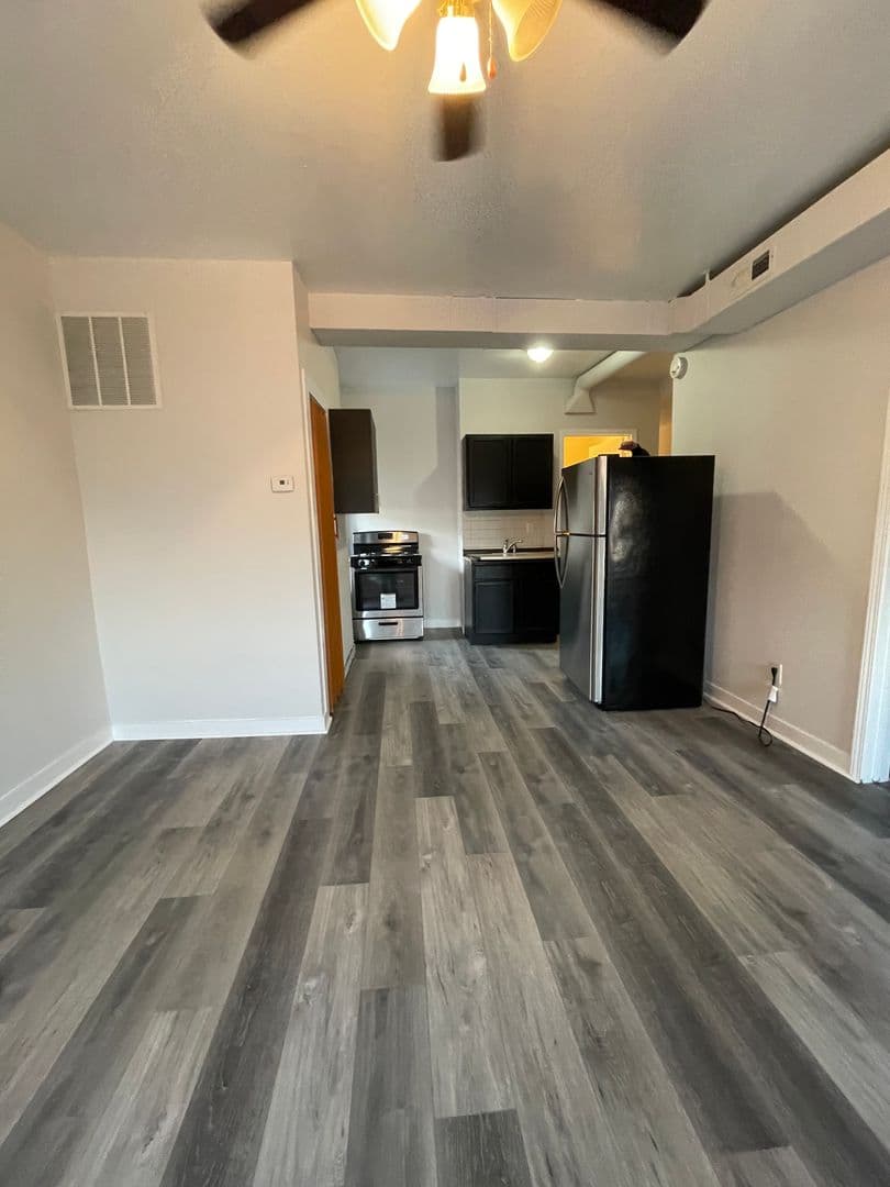 Chicago Apartment: 3215 W. Cermak Rd