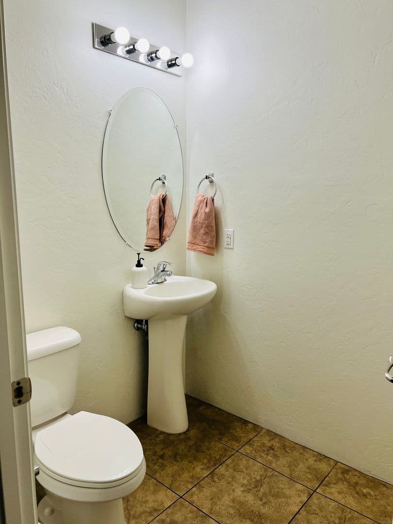 Sierra Vista House: 2090 Cascadia Dr