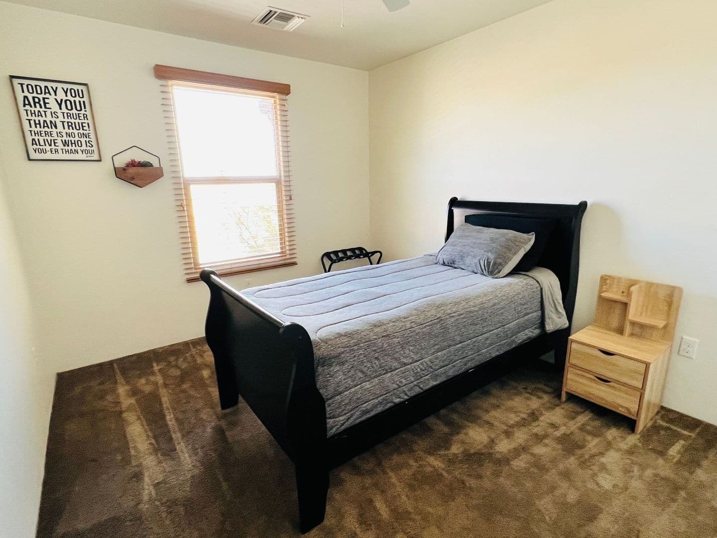 Sierra Vista House: 2090 Cascadia Dr