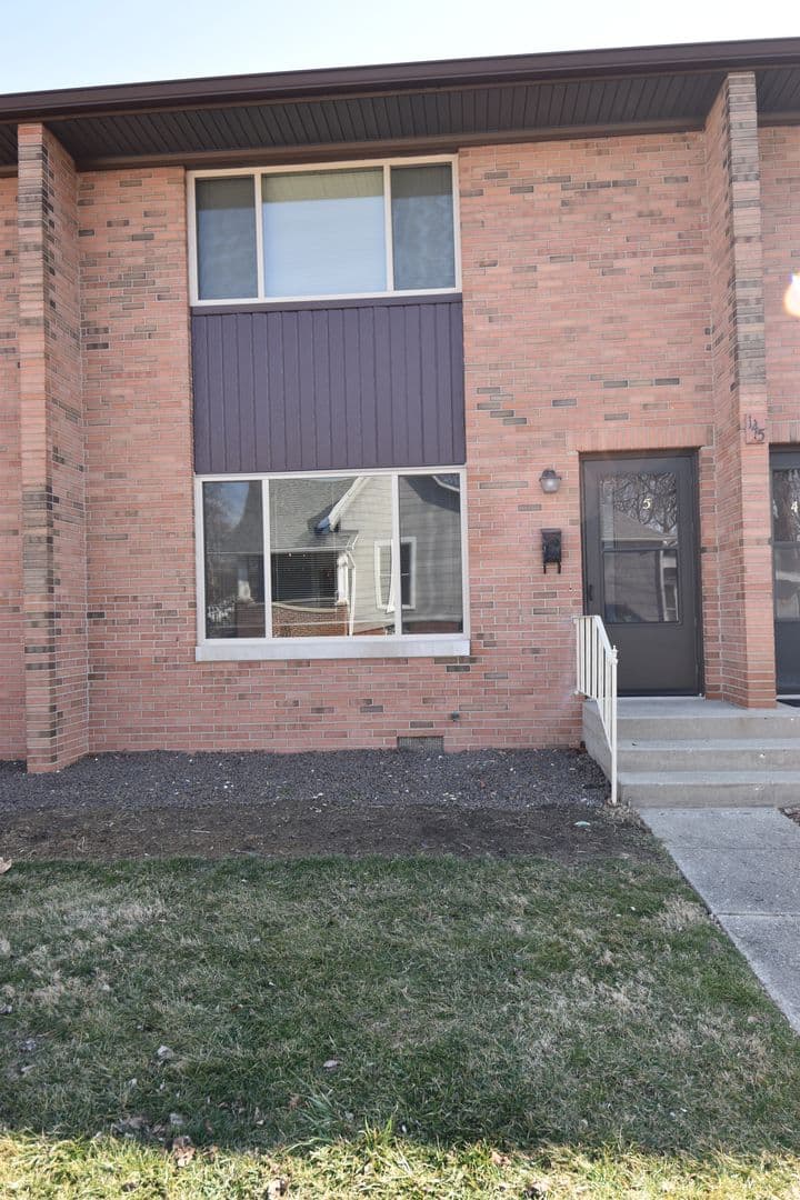 Greenfield Apartment: 145 N Spring St
