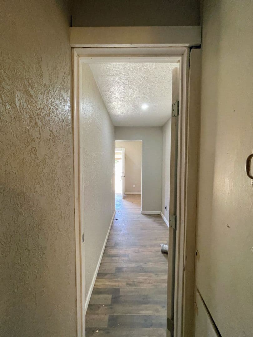 Big Spring House: 4207 Walnut Street - Unit B