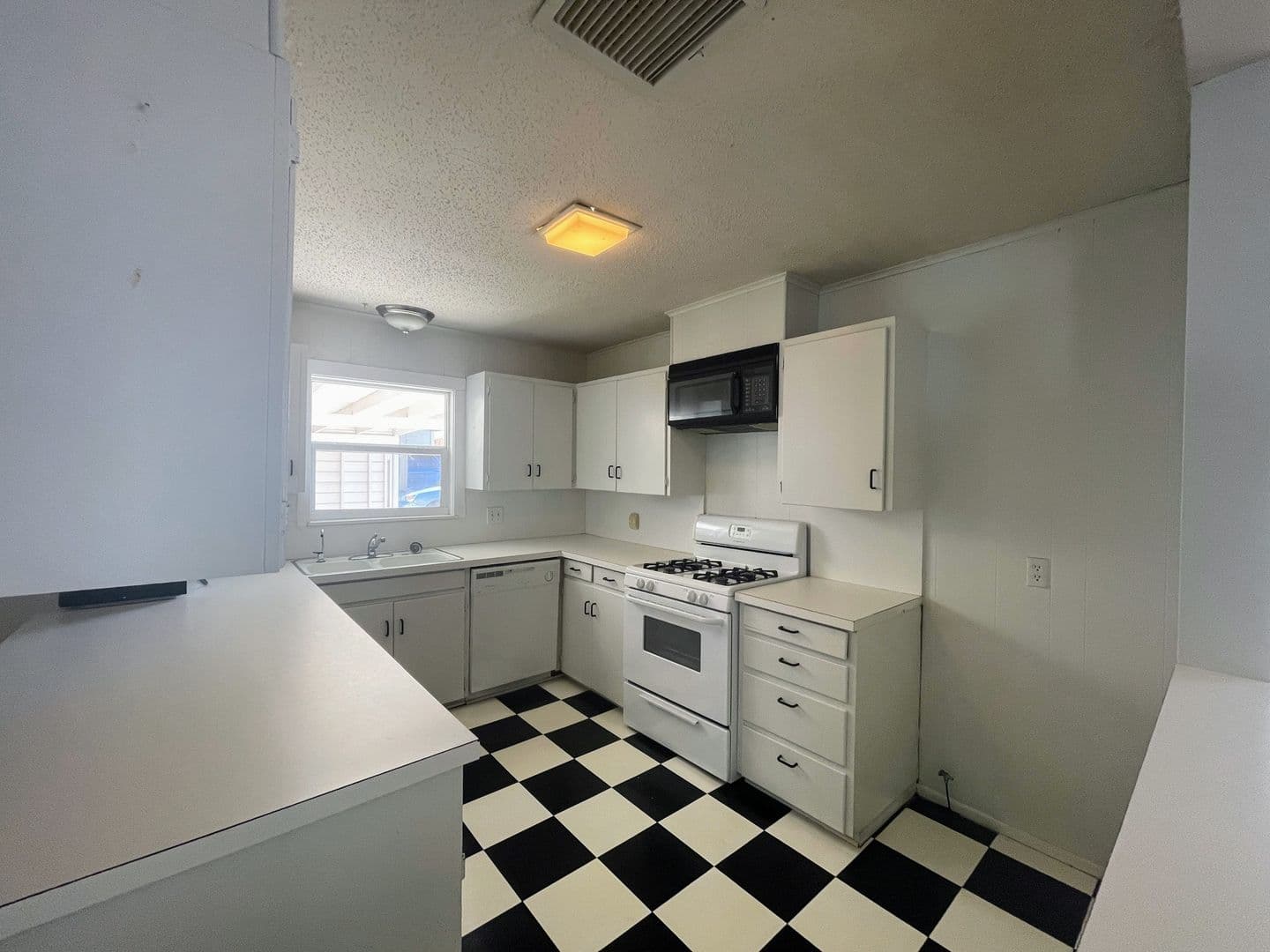 Snyder House: 3408 Avenue V