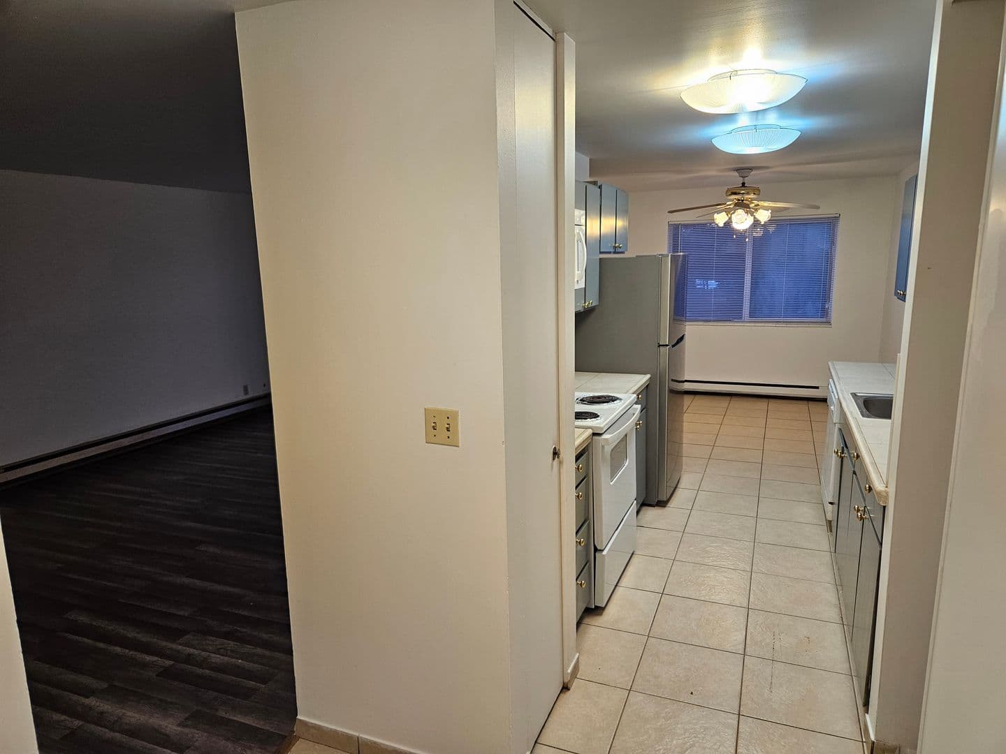 Renton Apartment: 270 Bronson Way NE