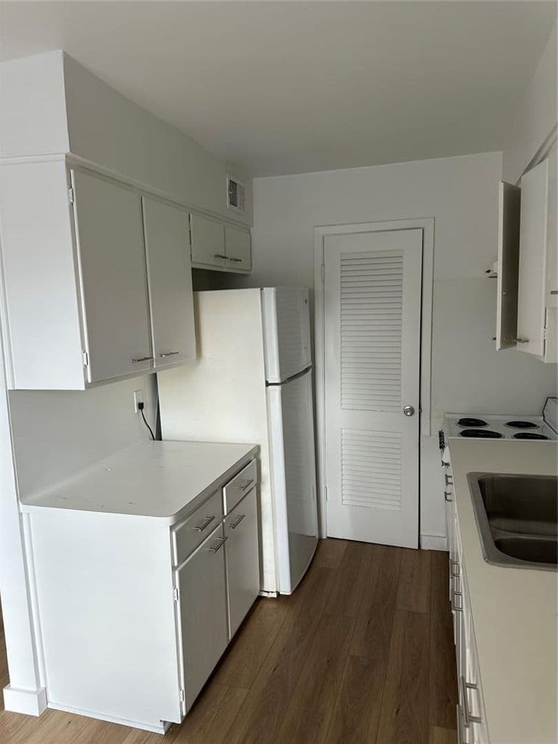 Austin Apartment: 100 Blue Ridge Trail
