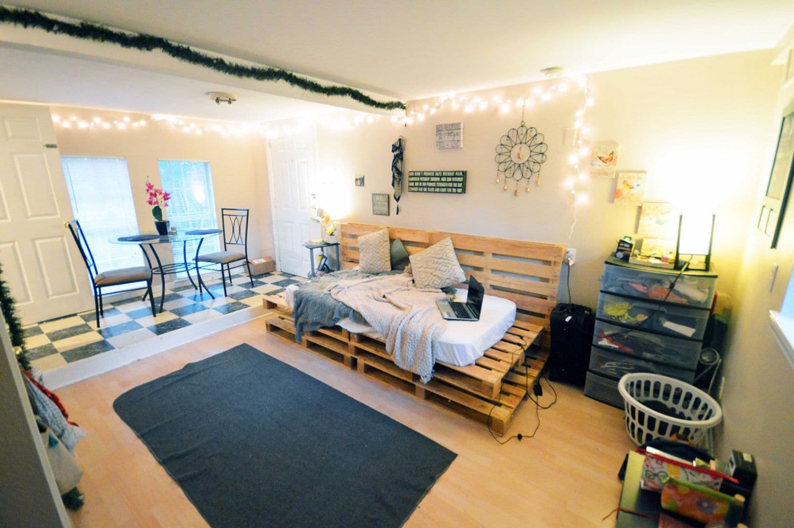 Austin Apartment: 907 E 38th St