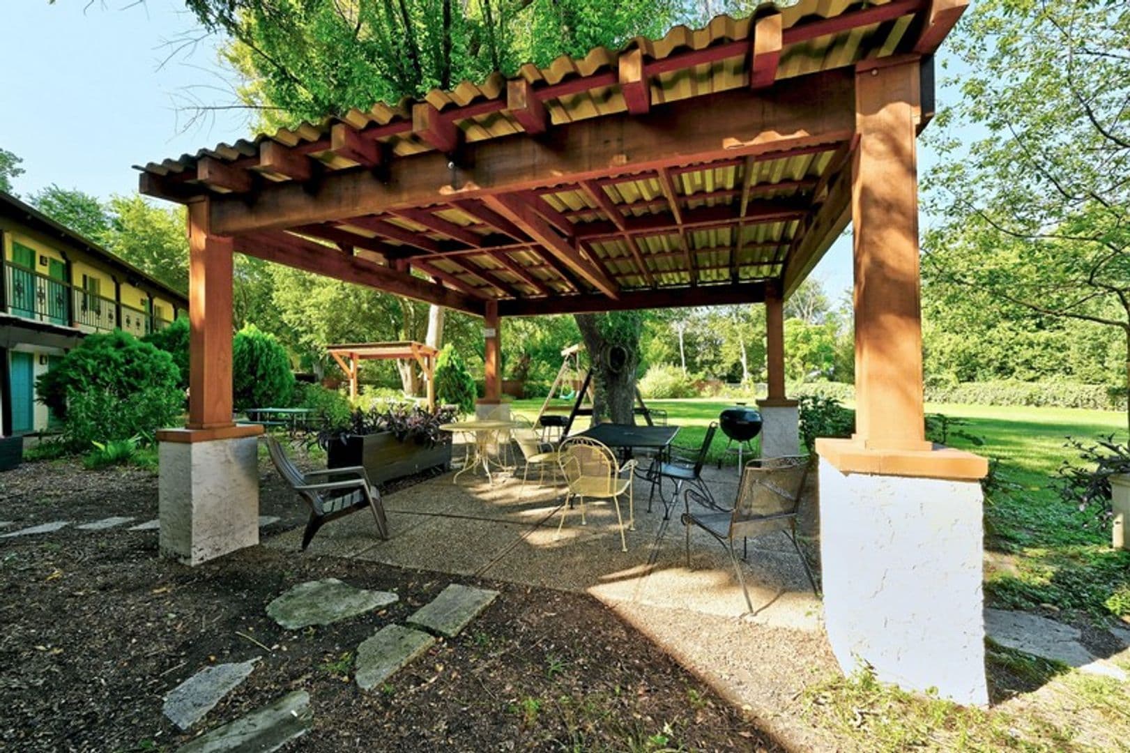 Austin Apartment: 711 Eberhart Lane