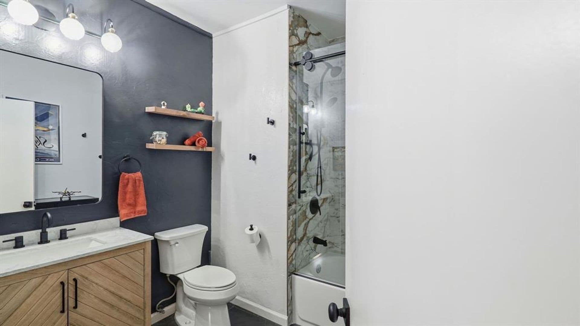Austin Condo: 203 E 31st St., #102