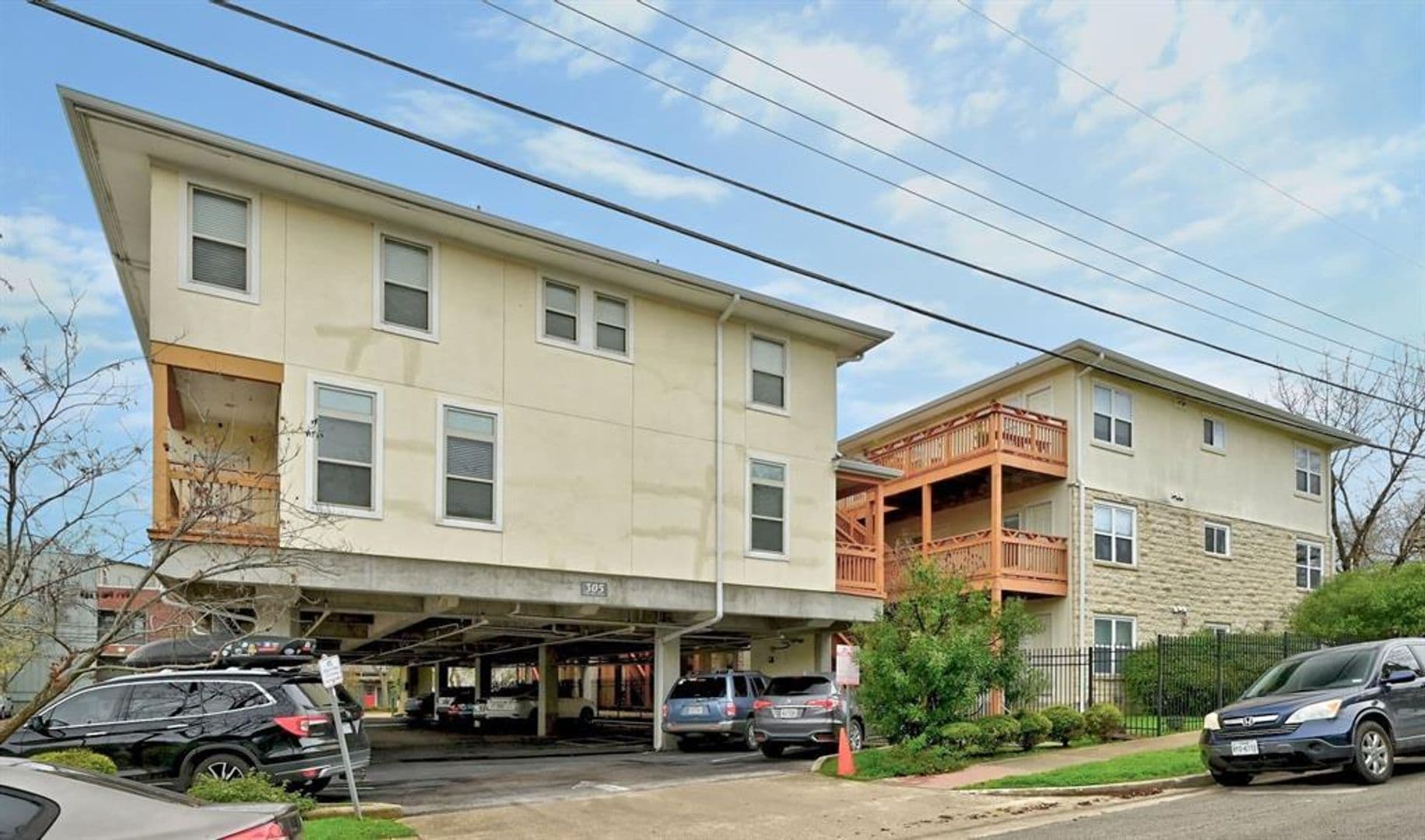 Austin Apartment: 305 E 31st St #5