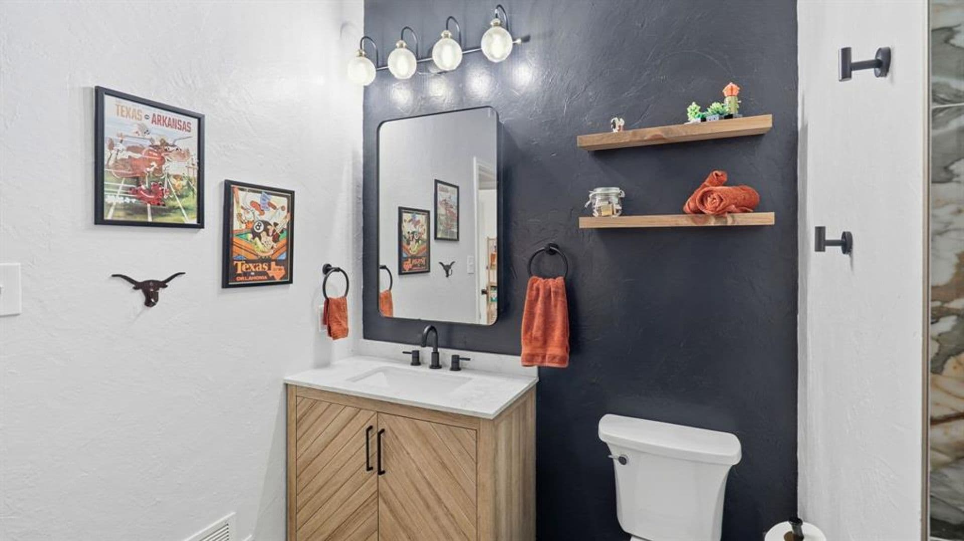 Austin Condo: 203 E 31st St., #102