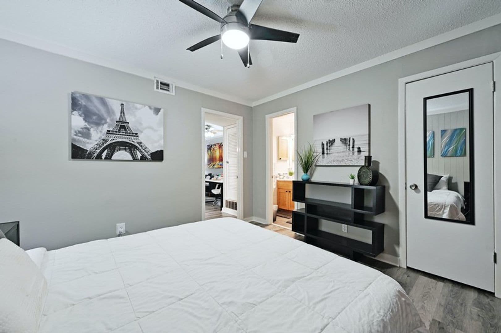 Austin Apartment: 711 Eberhart Lane
