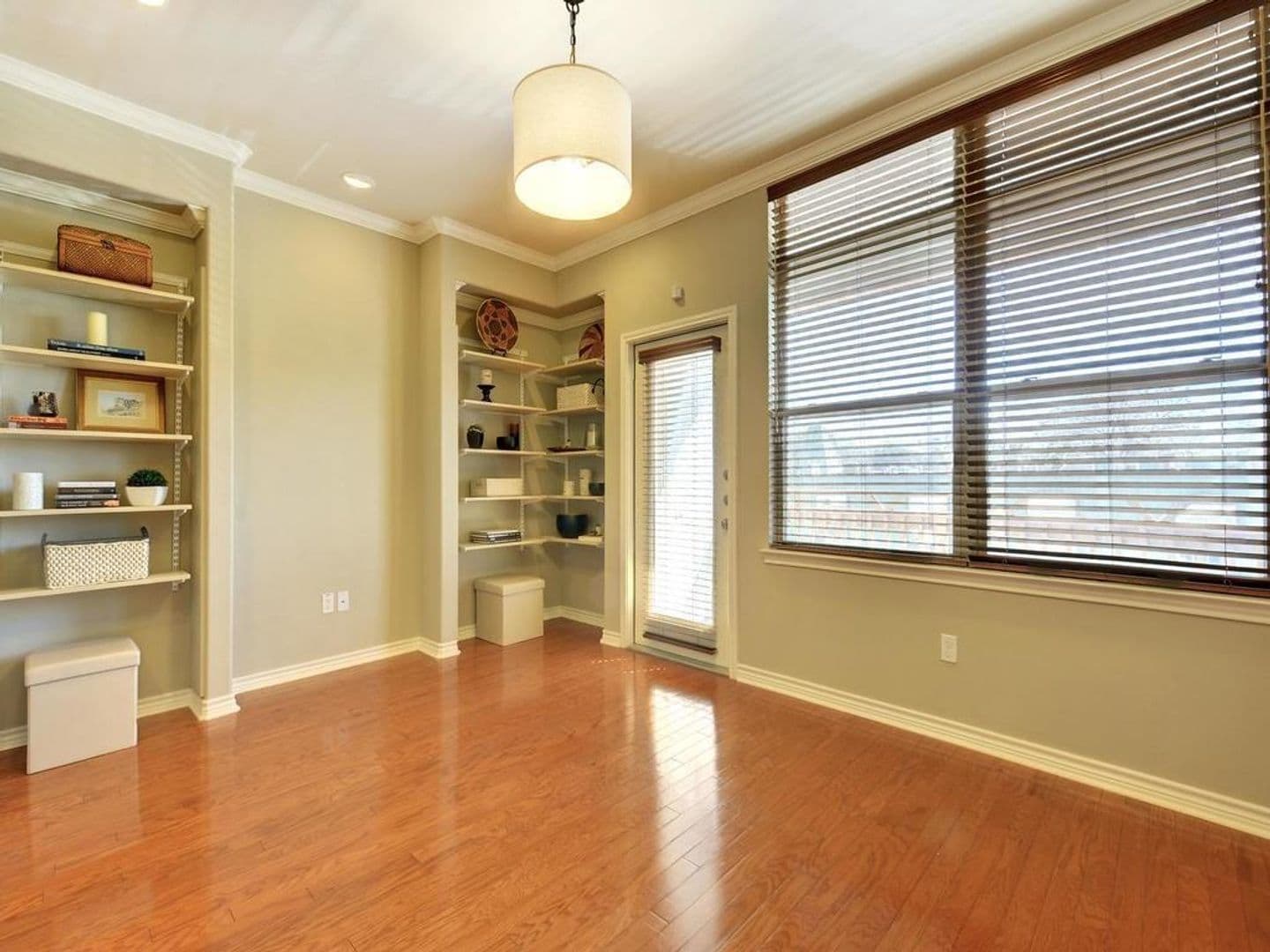 Austin Apartment: 305 E 31st St #5