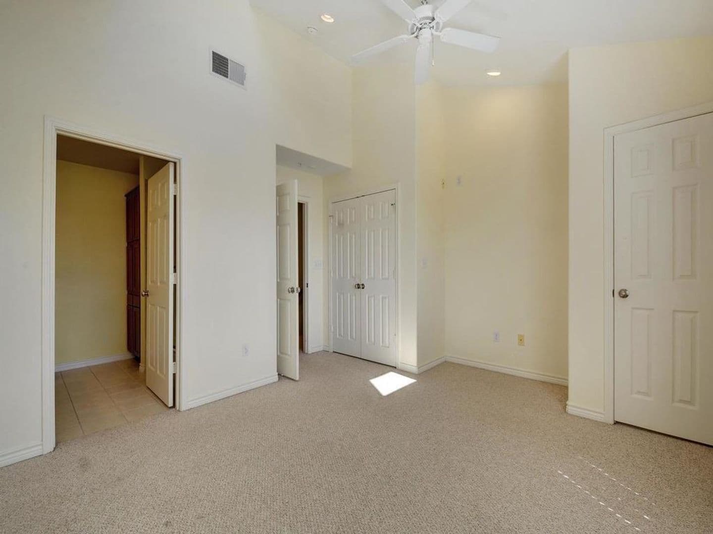 Austin Apartment: 305 E 31st St #5