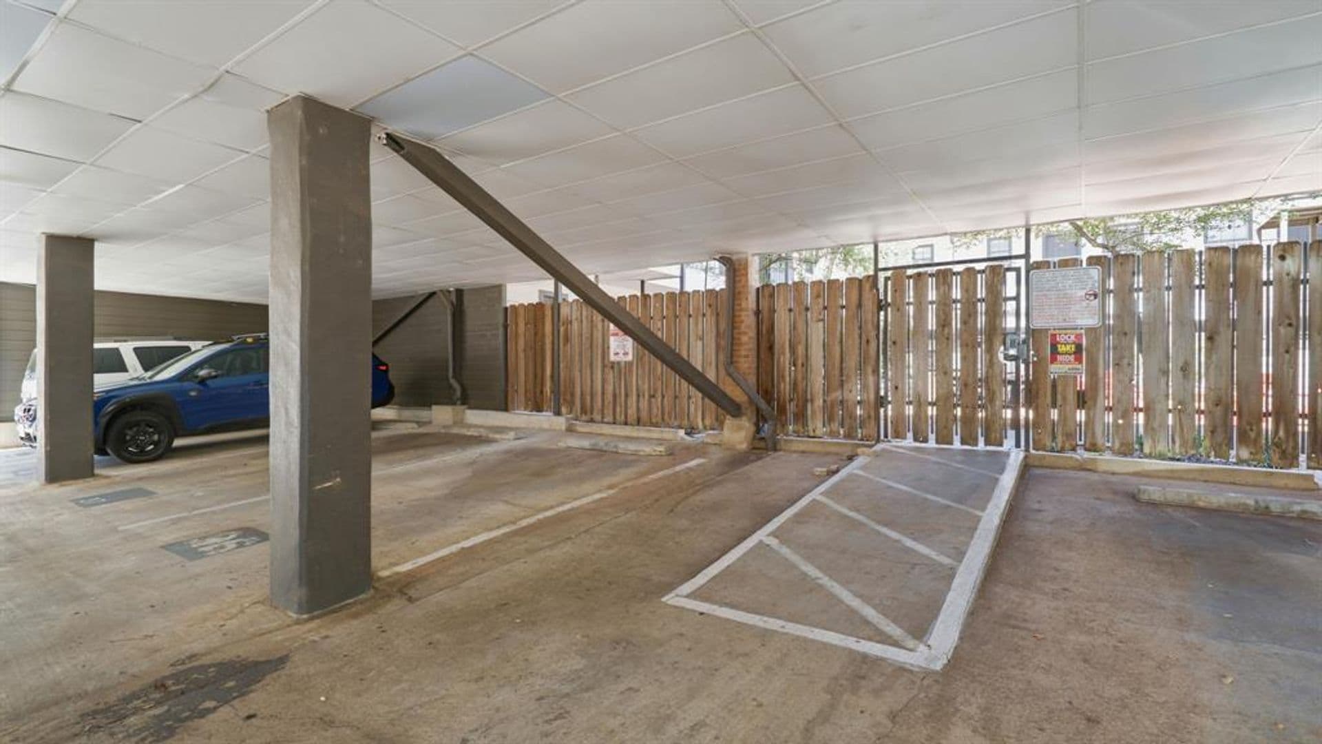 Austin Condo: 203 E 31st St., #102