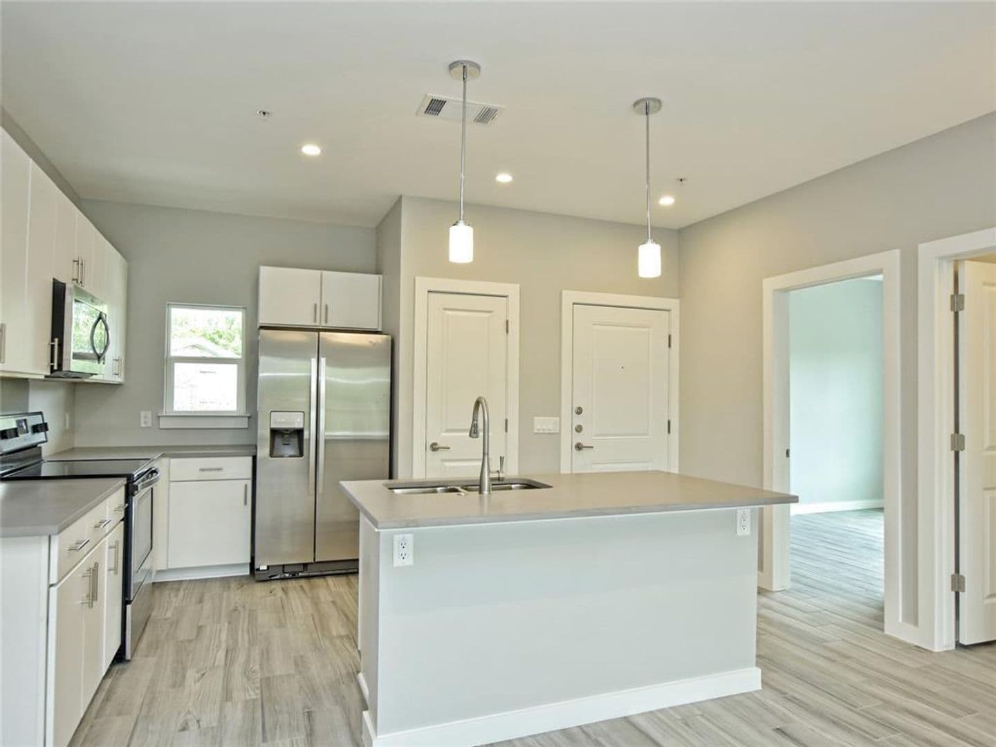Austin Apartment: 100 Blue Ridge Trail