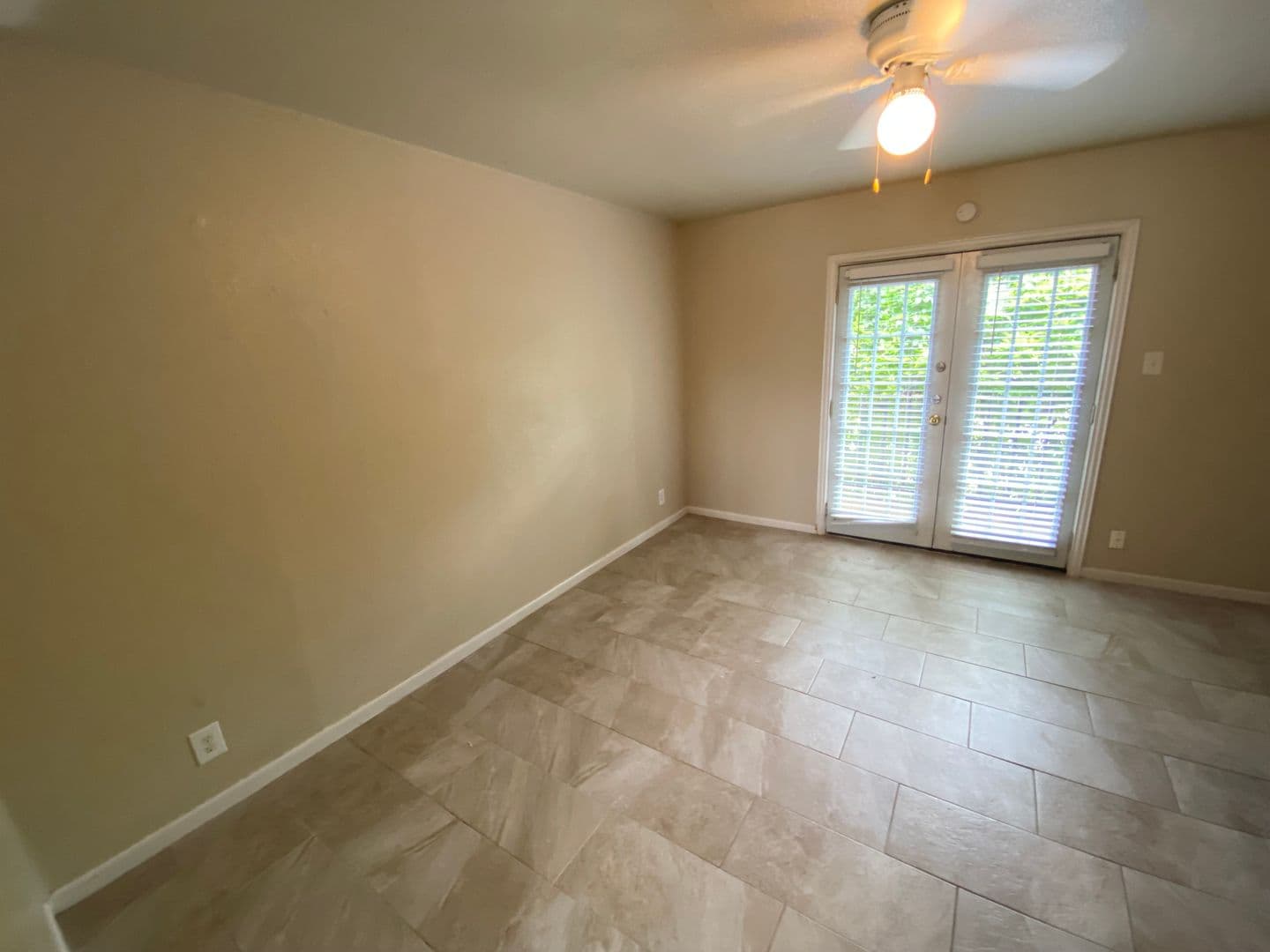 Austin Apartment: 2402 Rio Grande St