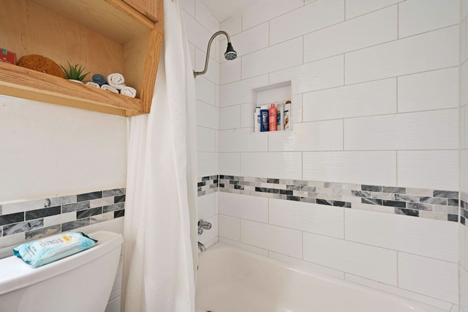 Austin Apartment: 711 Eberhart Lane