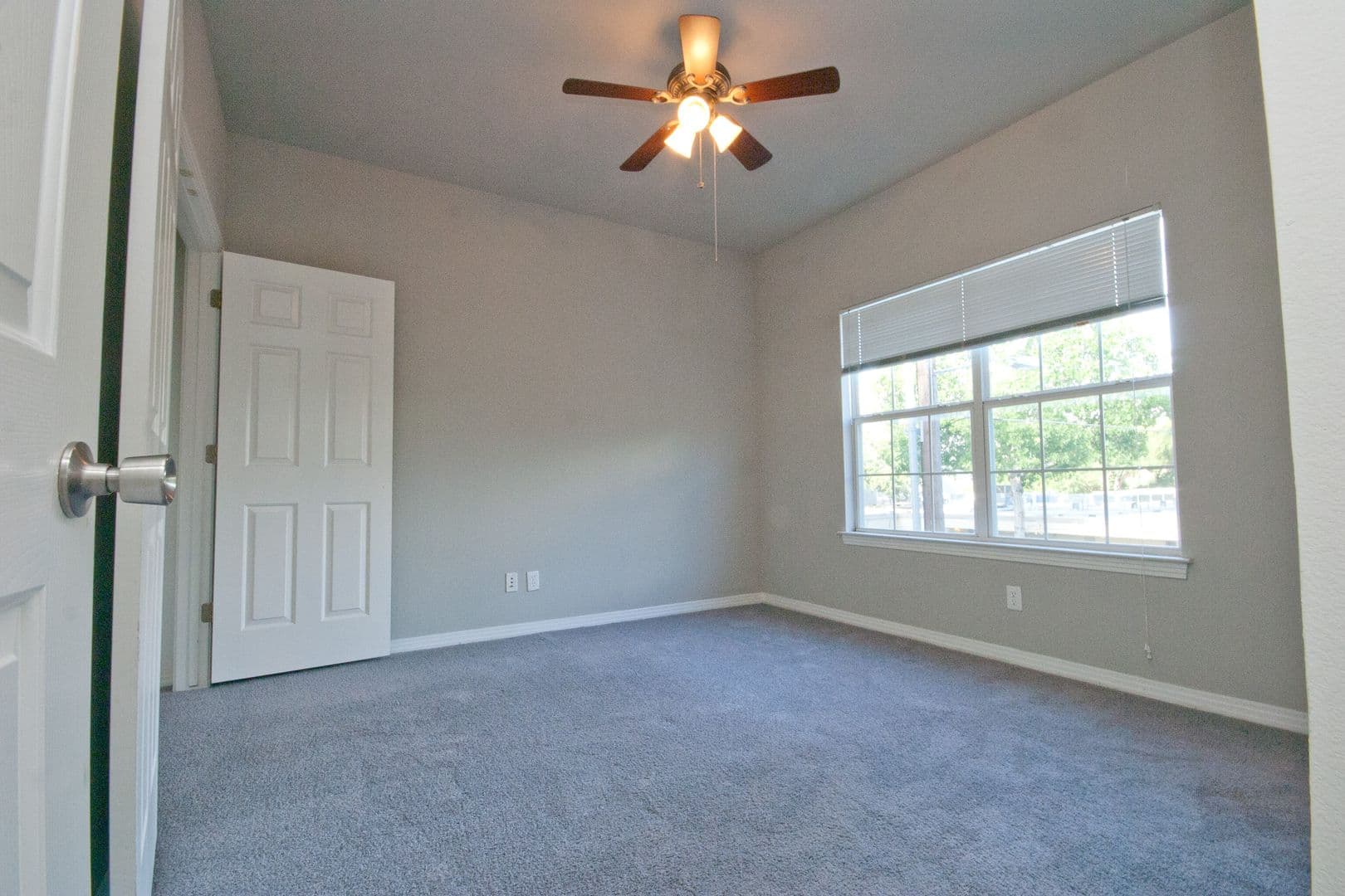 Austin Apartment: 2410 Leon Street