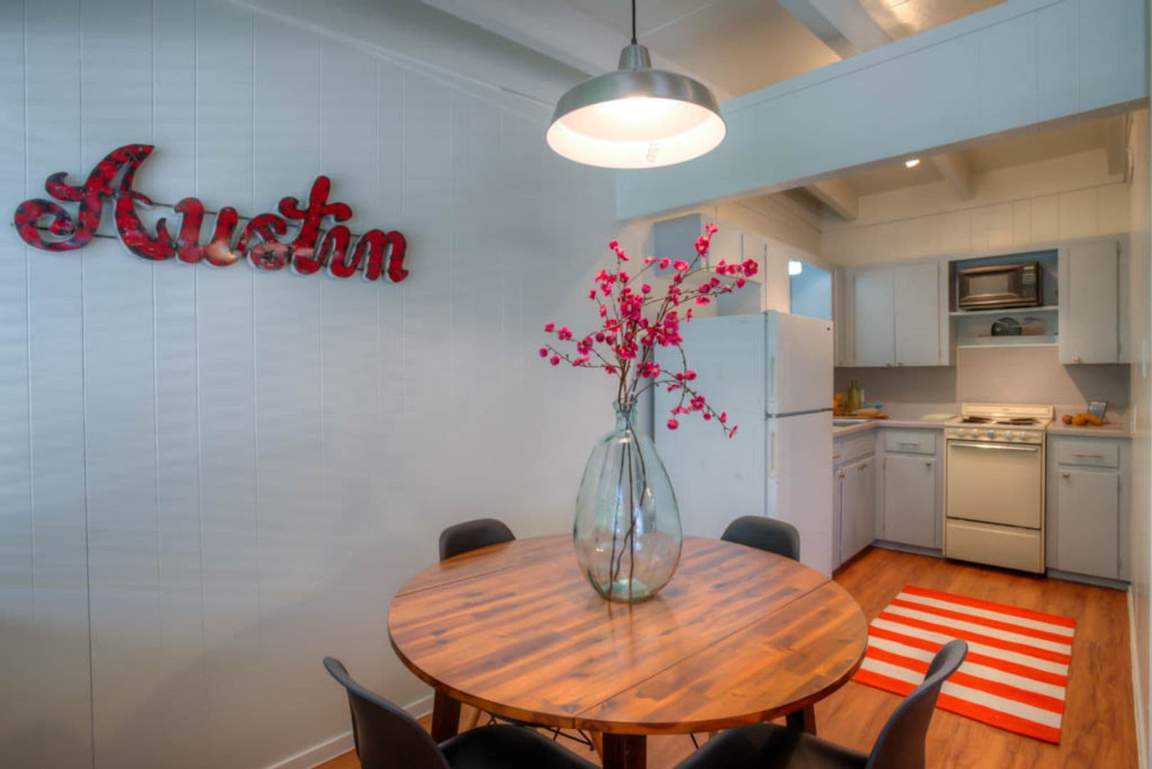 Austin Apartment: 3011 Whitis