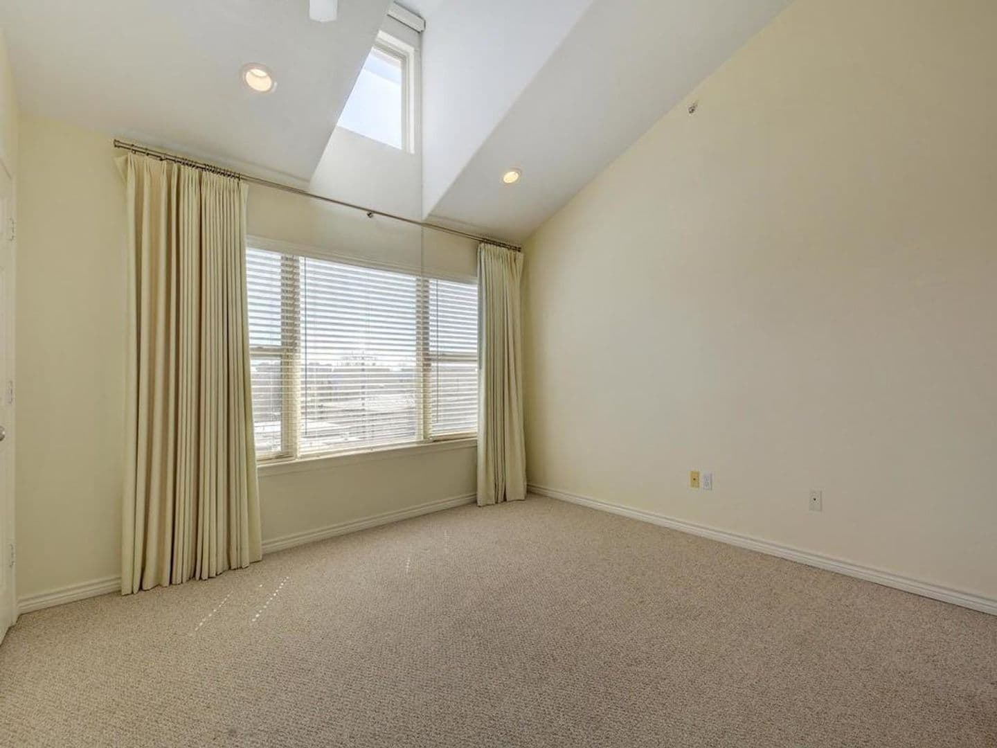 Austin Apartment: 305 E 31st St #5