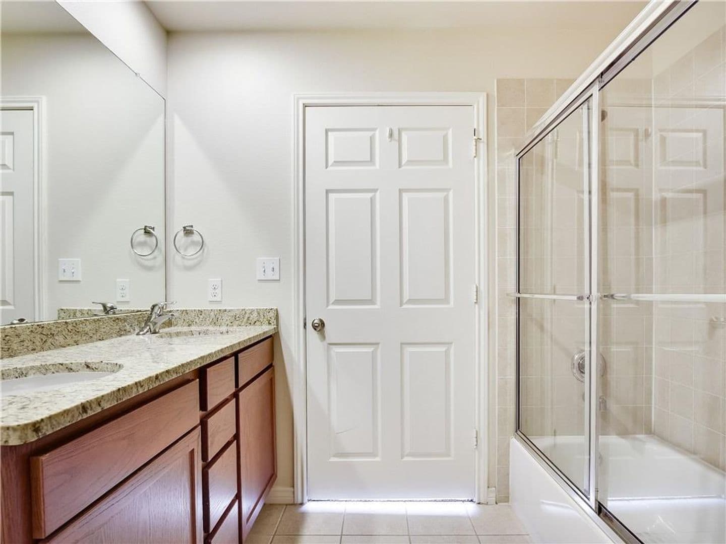 Austin Apartment: 305 E 31st St #5