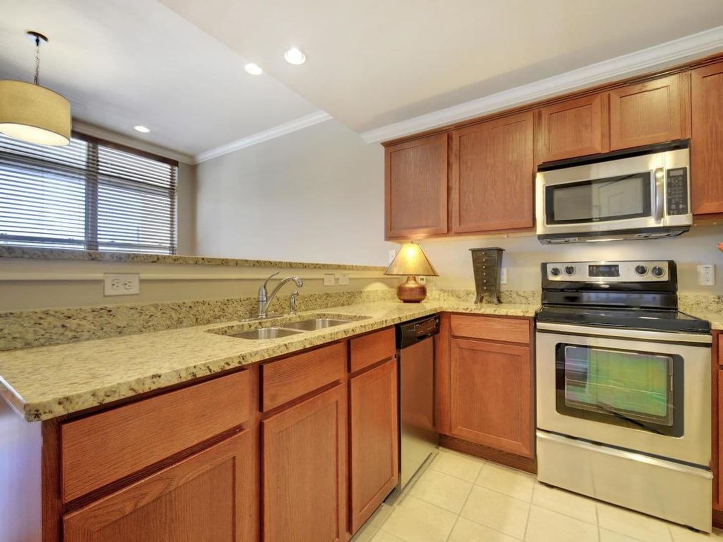 Austin Apartment: 305 E 31st St #5