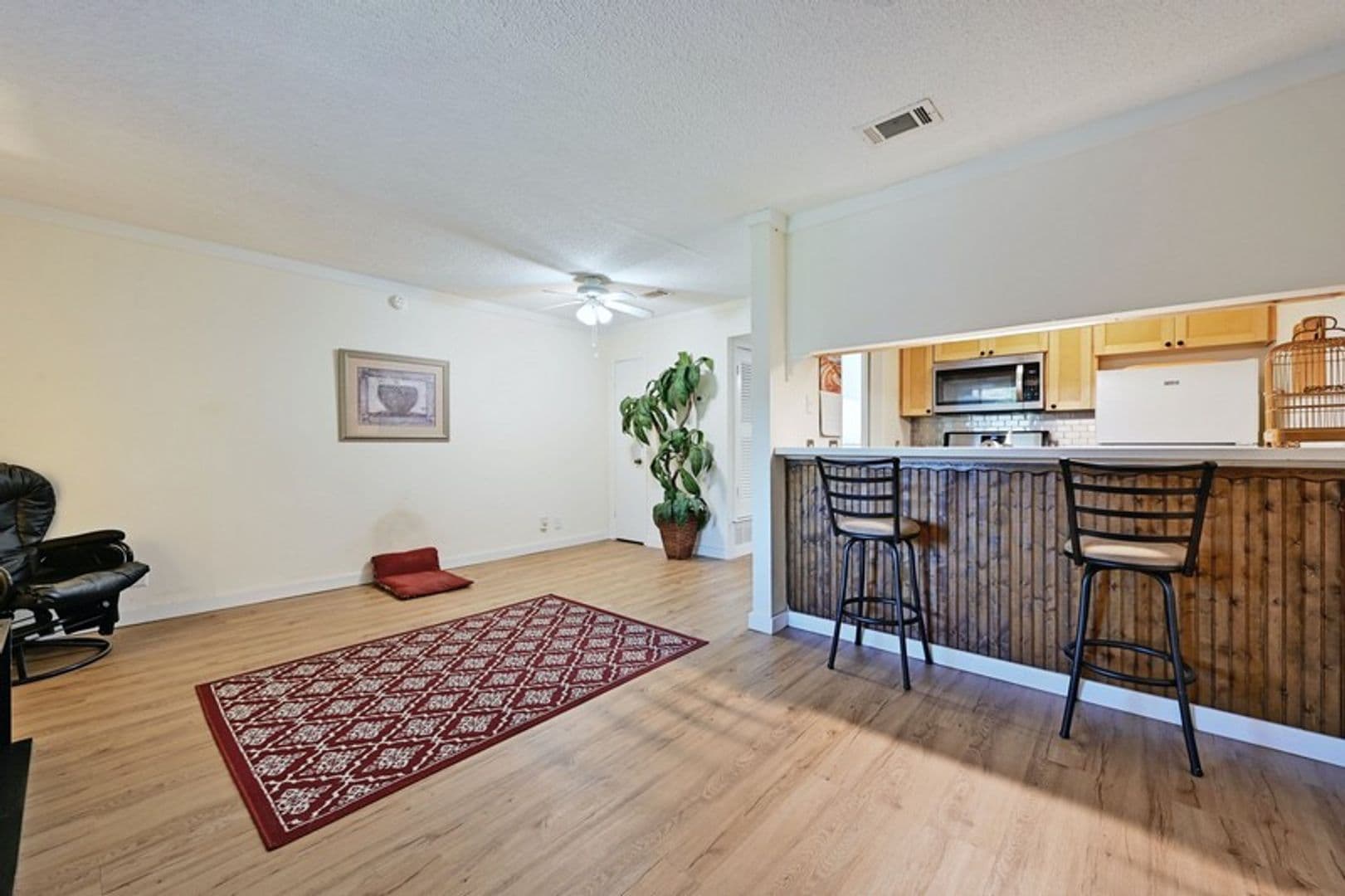 Austin Apartment: 711 Eberhart Lane