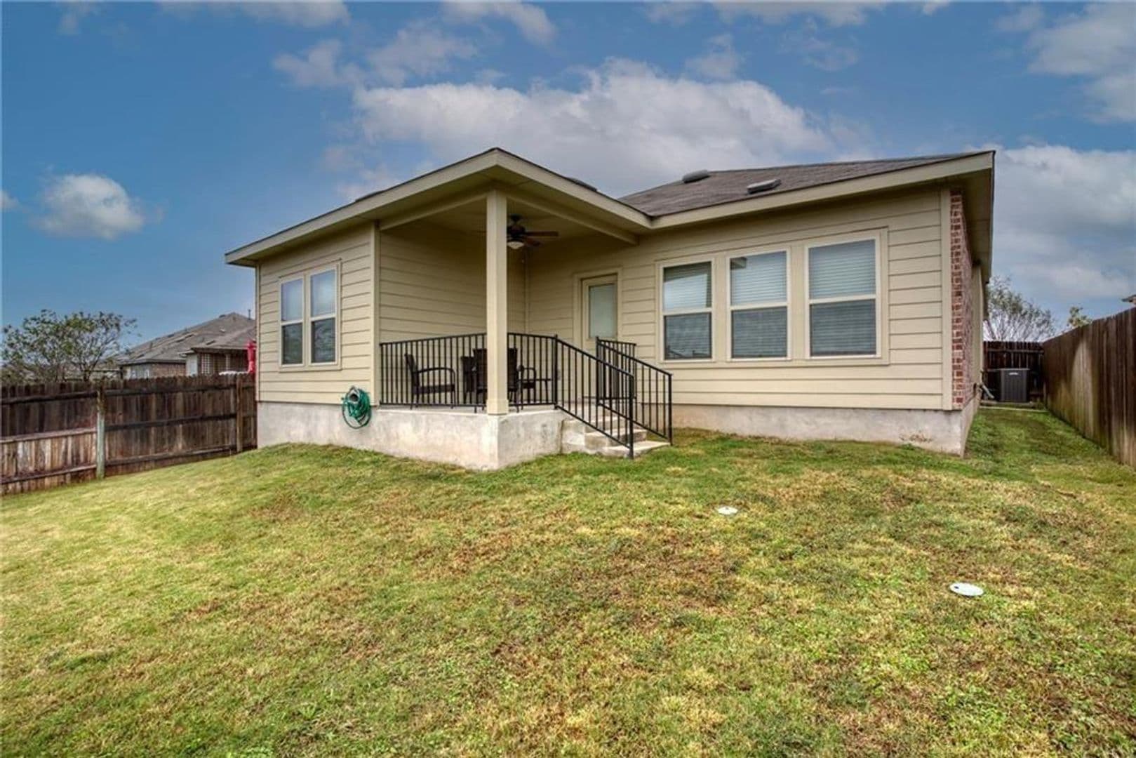 Buda House: 495 Shale Circle