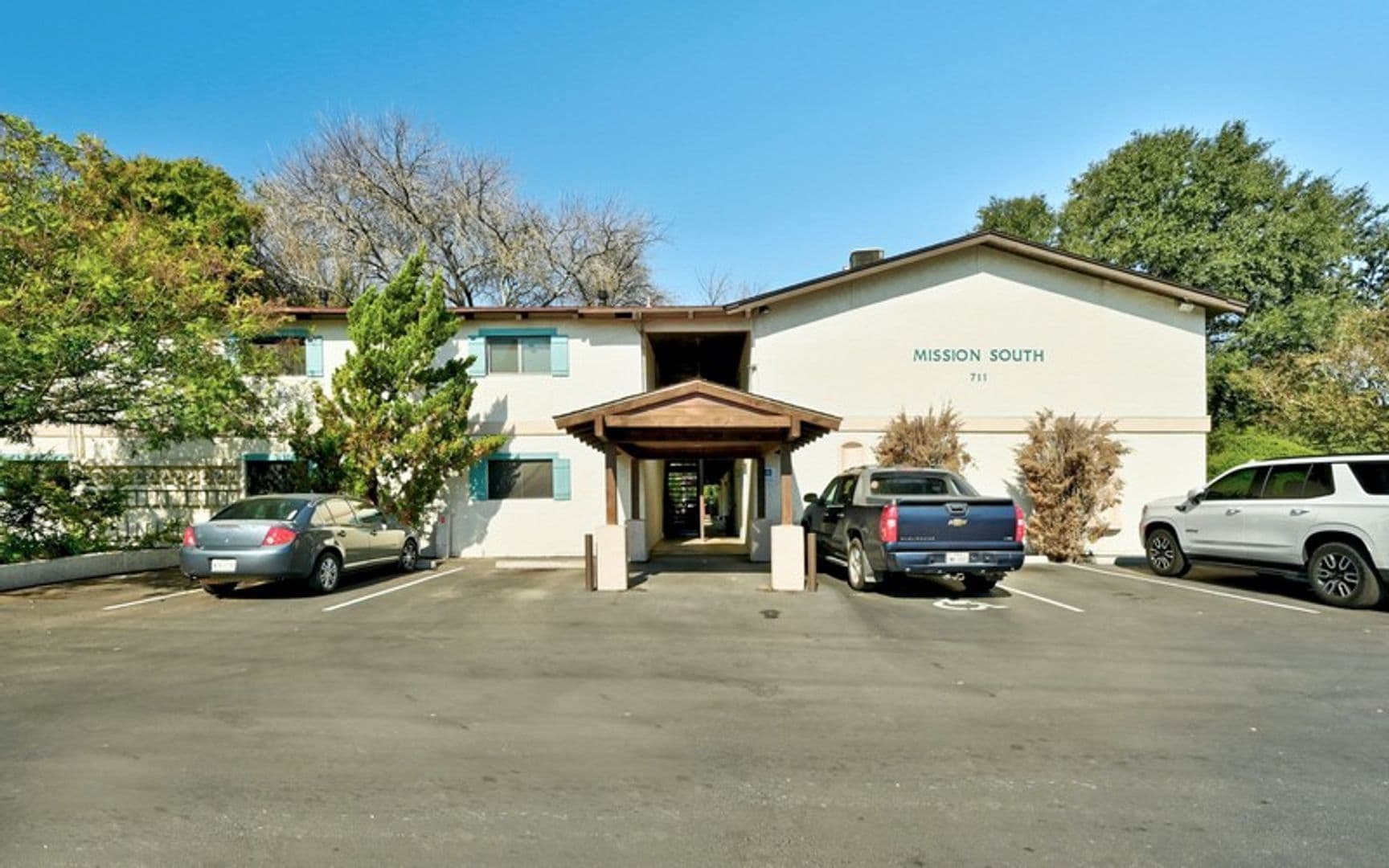 Austin Apartment: 711 Eberhart Lane