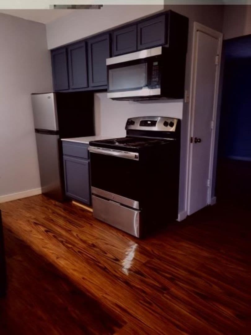 Lexington Apartment: 1081 Cross Keys Rd