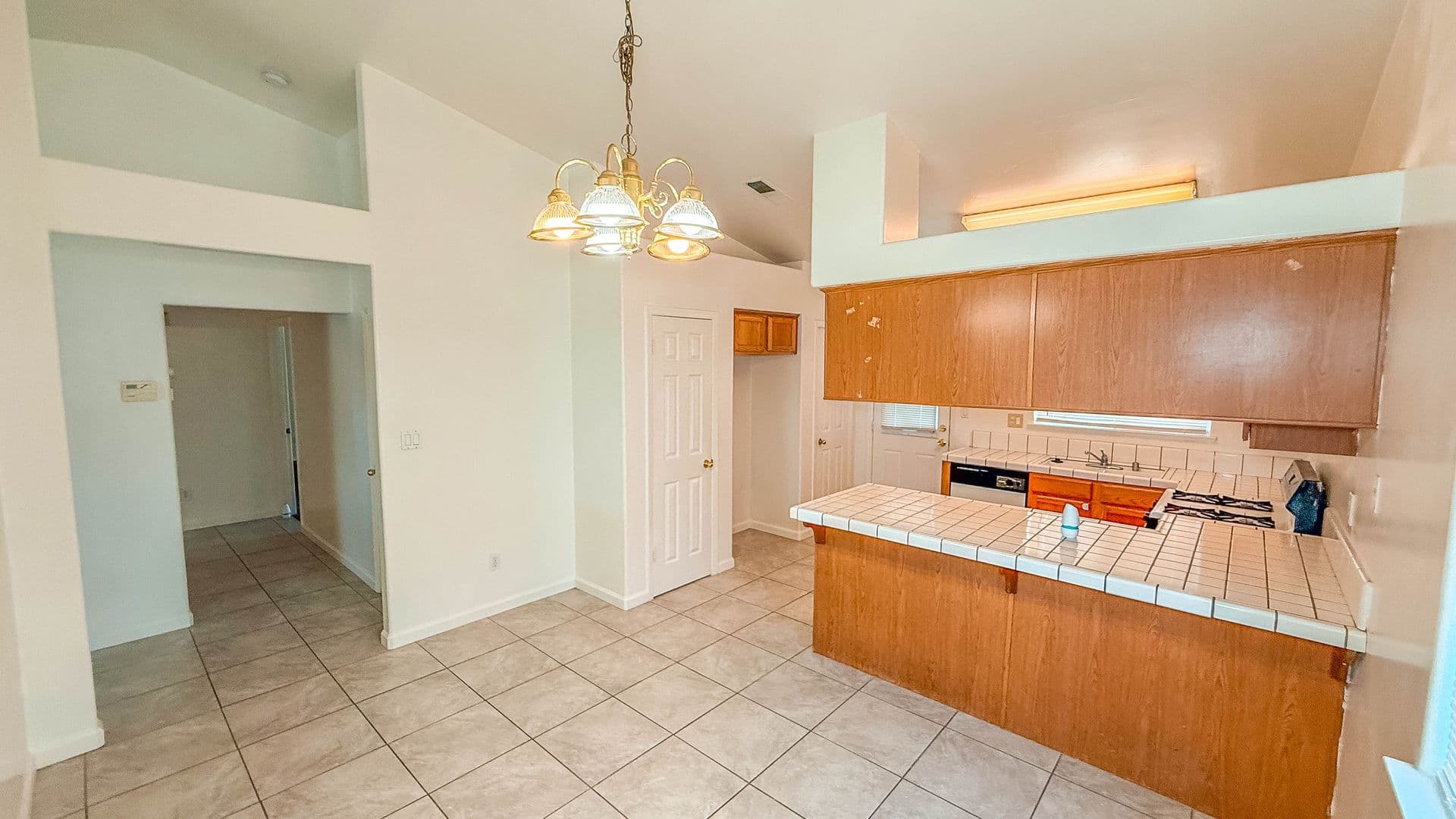 BAKERSFIELD House: 5311 SUNBIRD CT