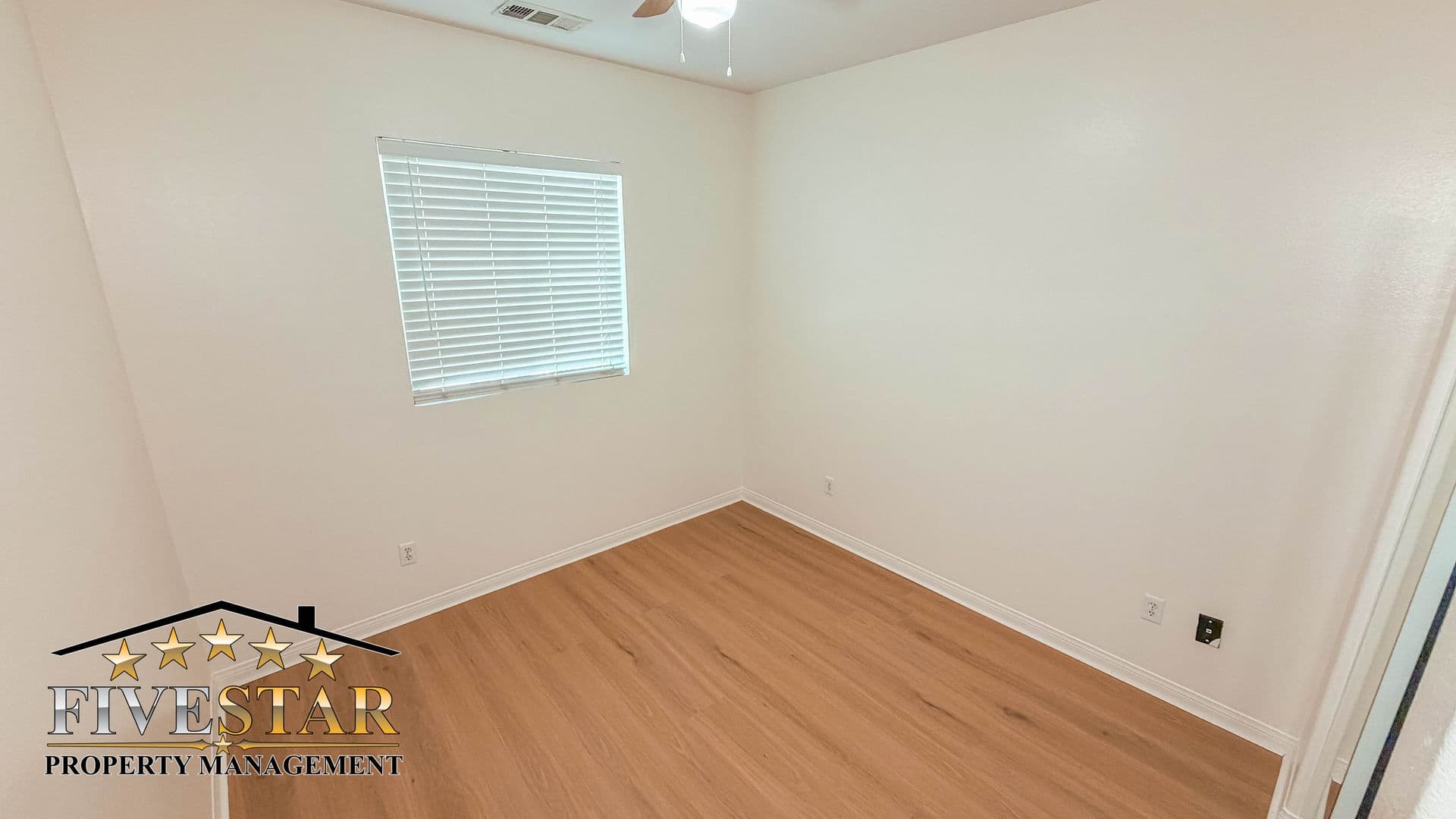 Bakersfield House: 10410 Titanium St