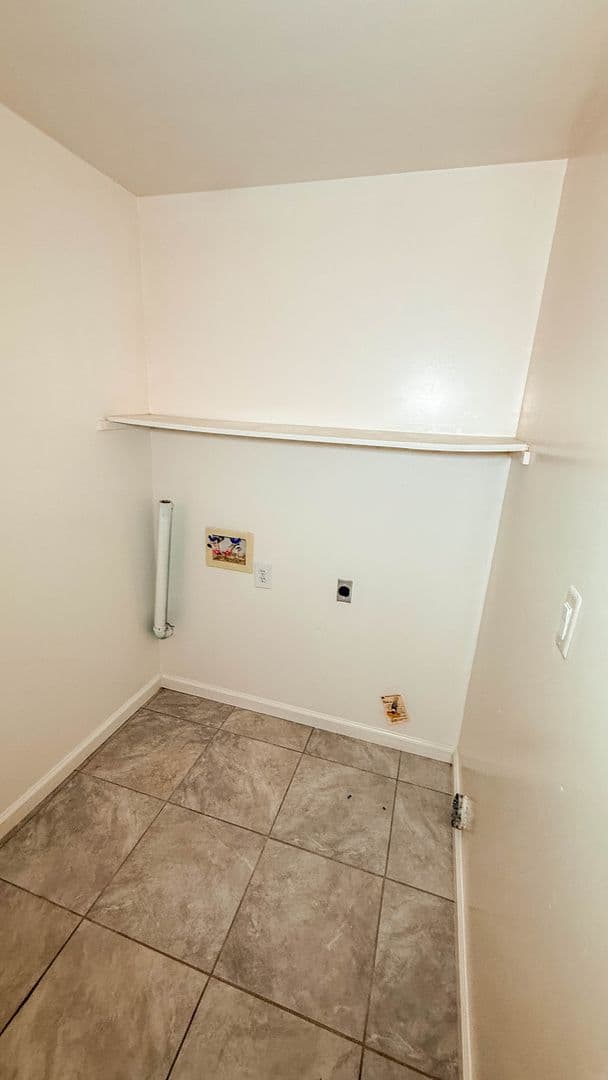 BAKERSFIELD House: 5311 SUNBIRD CT