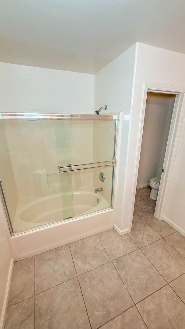 BAKERSFIELD House: 5311 SUNBIRD CT