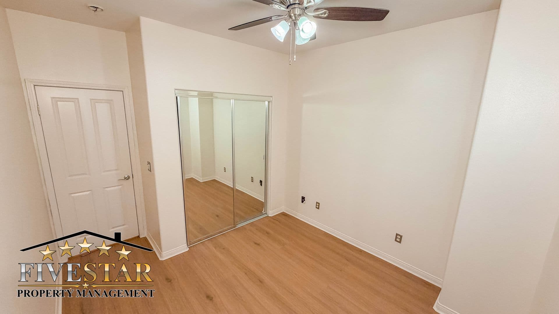 Bakersfield House: 10410 Titanium St