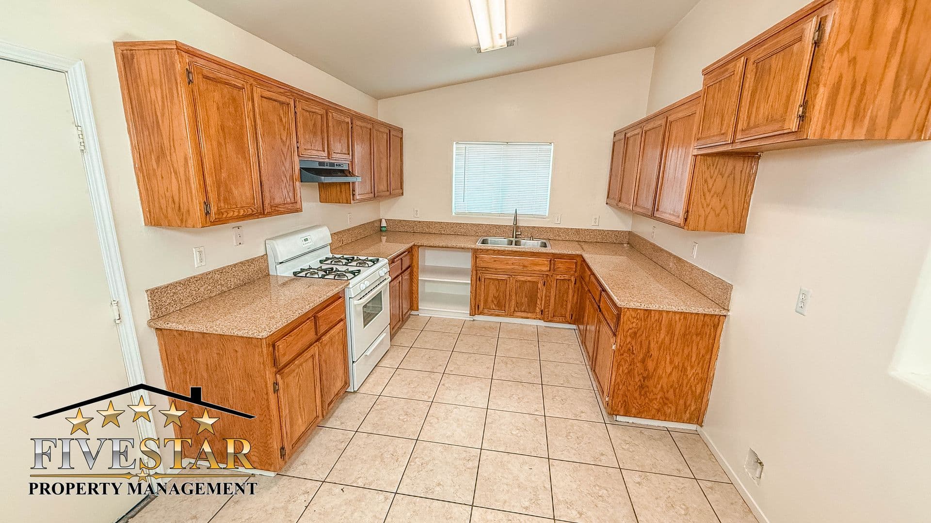 BAKERSFIELD House: 7408 CROSS GLADE STREET