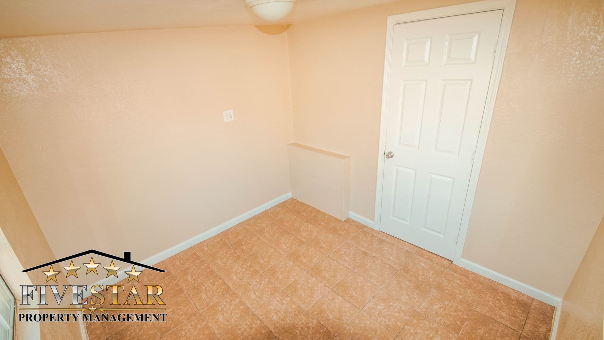 BAKERSFIELD House: 604 LAWSON RD