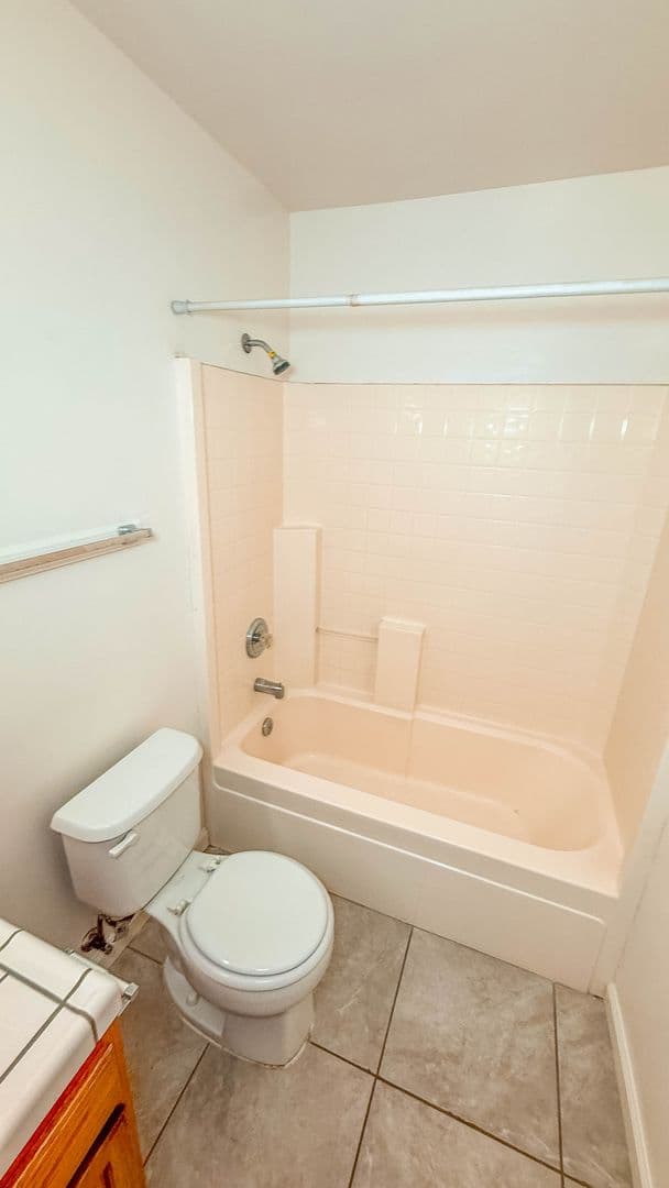 BAKERSFIELD House: 5311 SUNBIRD CT