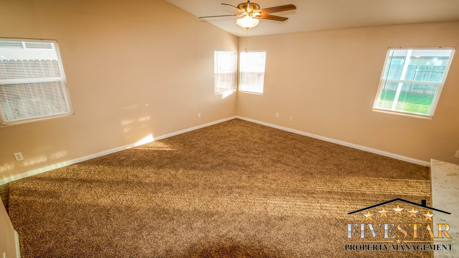 BAKERSFIELD House: 6809 FIREBAUGH ST