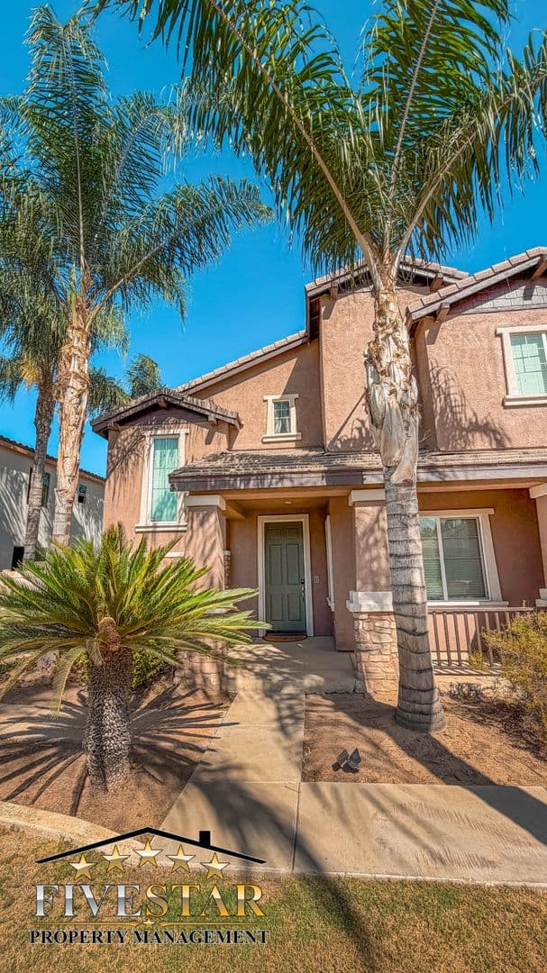 Bakersfield House: 10410 Titanium St