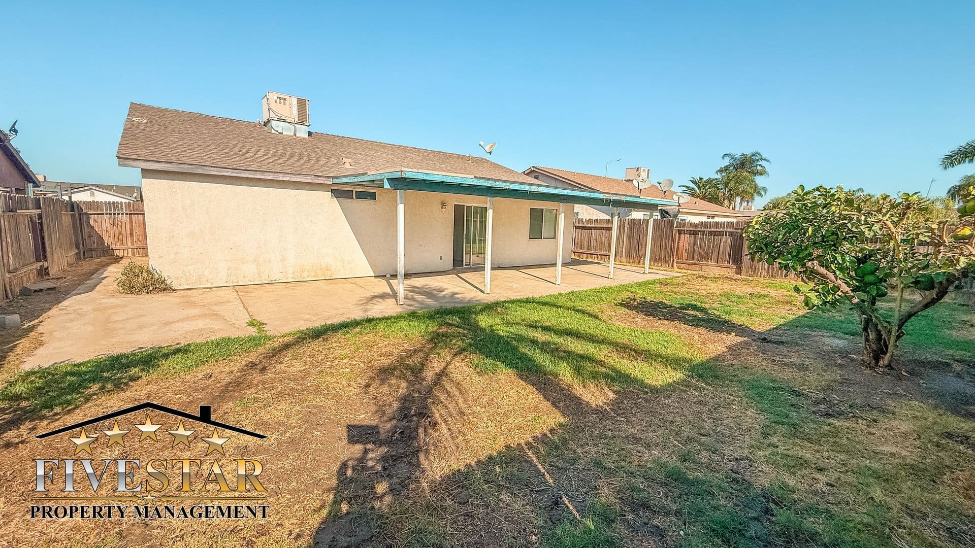 BAKERSFIELD House: 7408 CROSS GLADE STREET