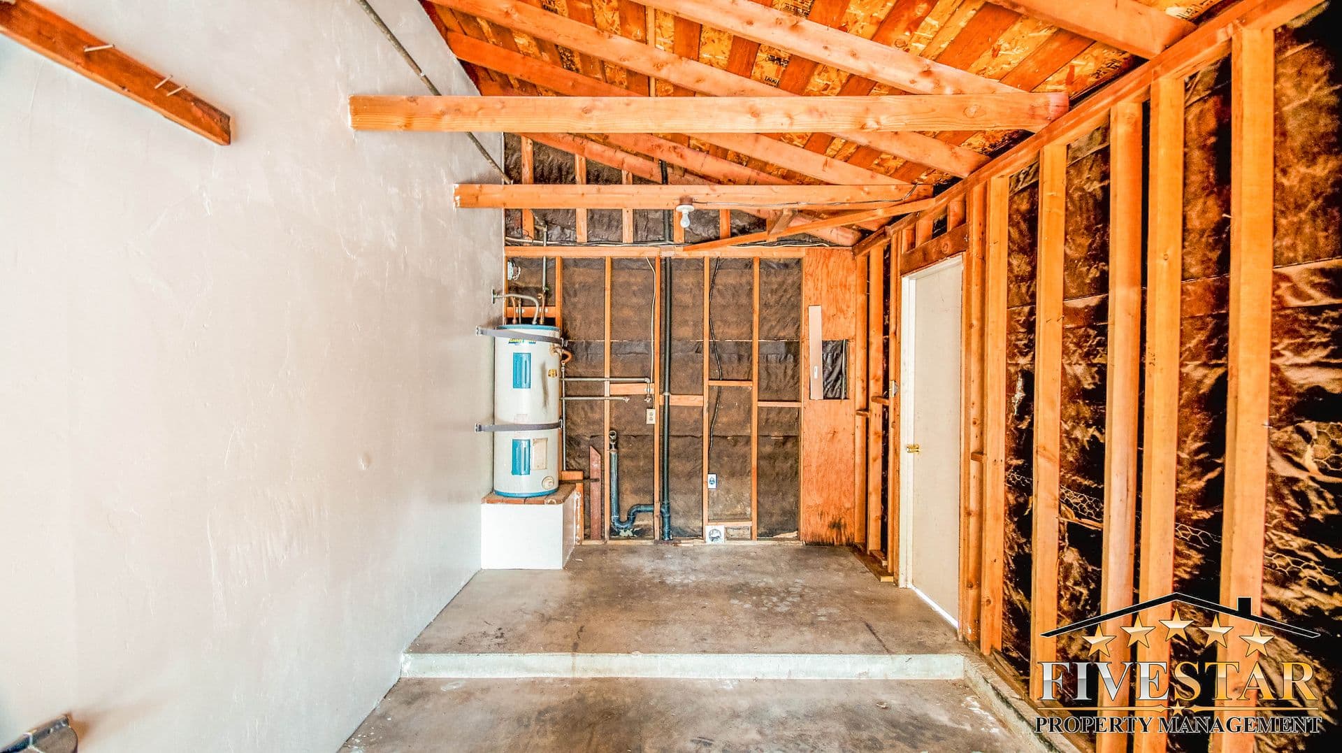 BAKERSFIELD Apartment: 2700 ASHE RD