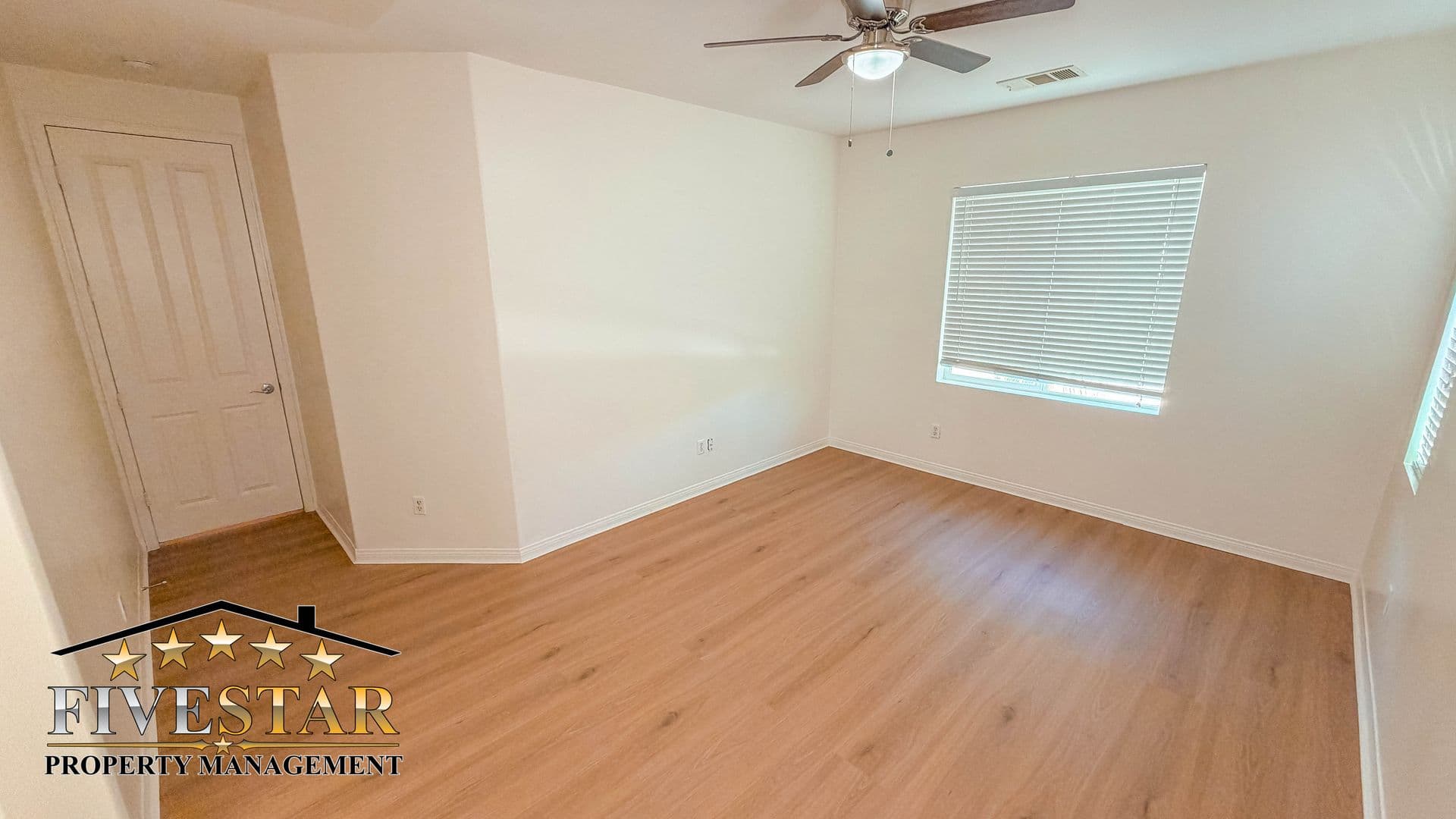 Bakersfield House: 10410 Titanium St