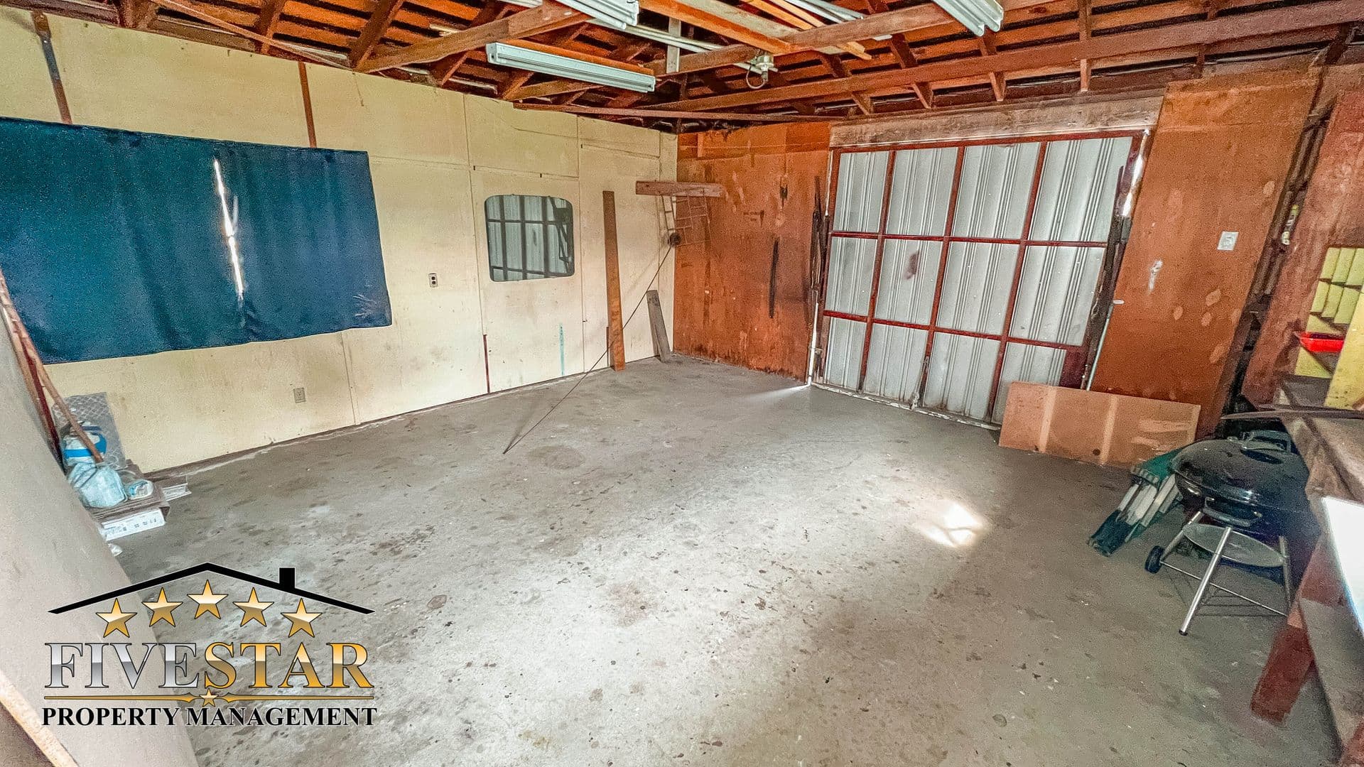 Bakersfield House: 709 Park Dr