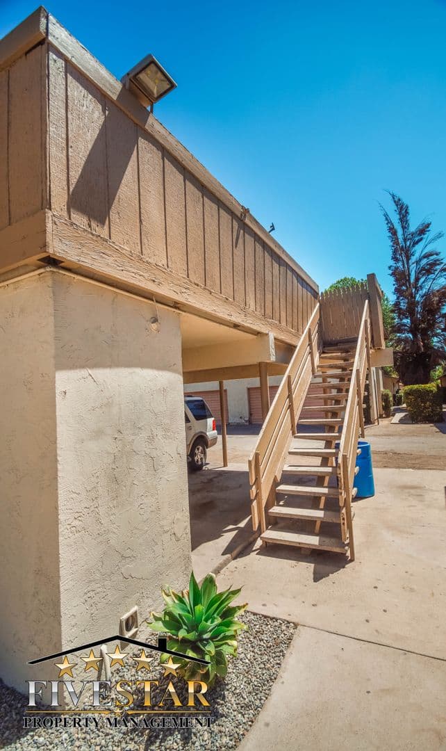 BAKERSFIELD Apartment: 904 VALHALLA DR