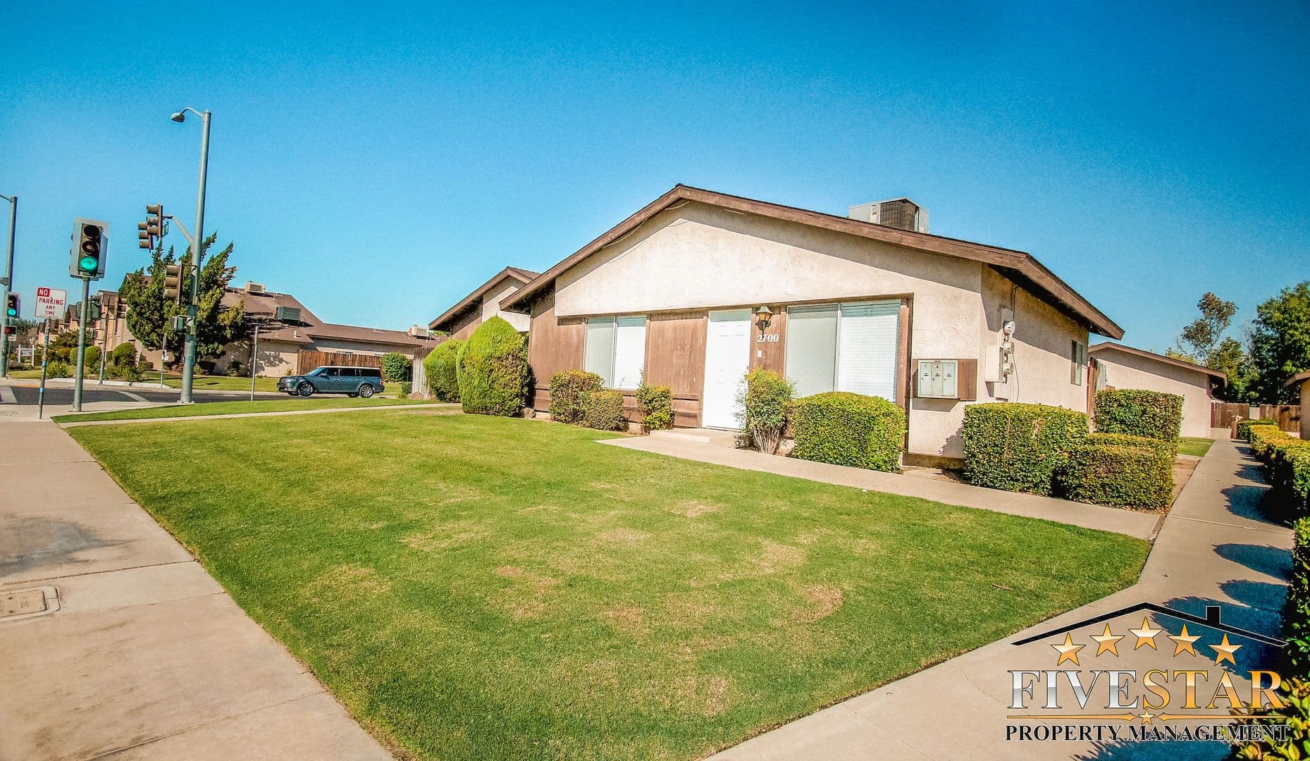 BAKERSFIELD Apartment: 2700 ASHE RD