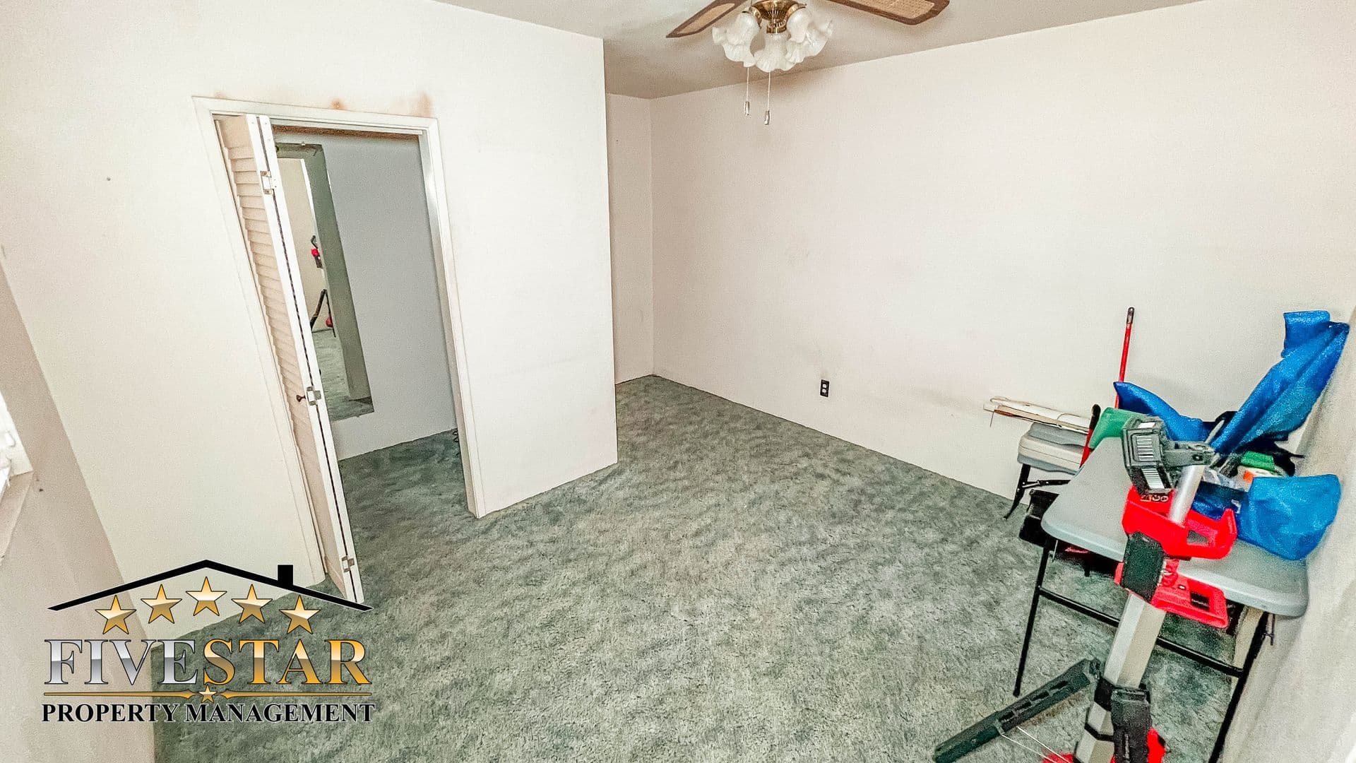 Bakersfield House: 709 Park Dr